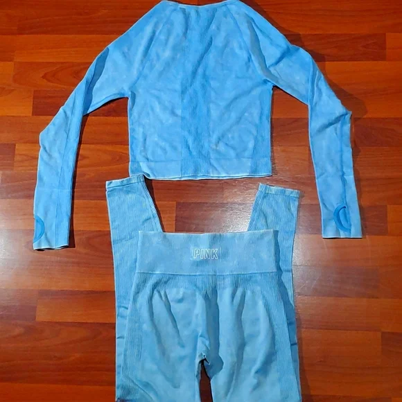 PINK VS Seamless leggings & top set - Picture 5 of 9